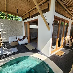 https://jellyfish-villas-bingin-beach.ubudhotelsnow.com